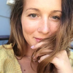 Meet your Posher, Caitlin